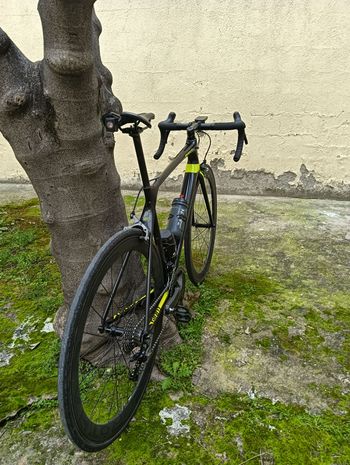 Used Giant TCR Advanced Pro 1 2017 2017 Road & Gravel, Black — image 5 of 10