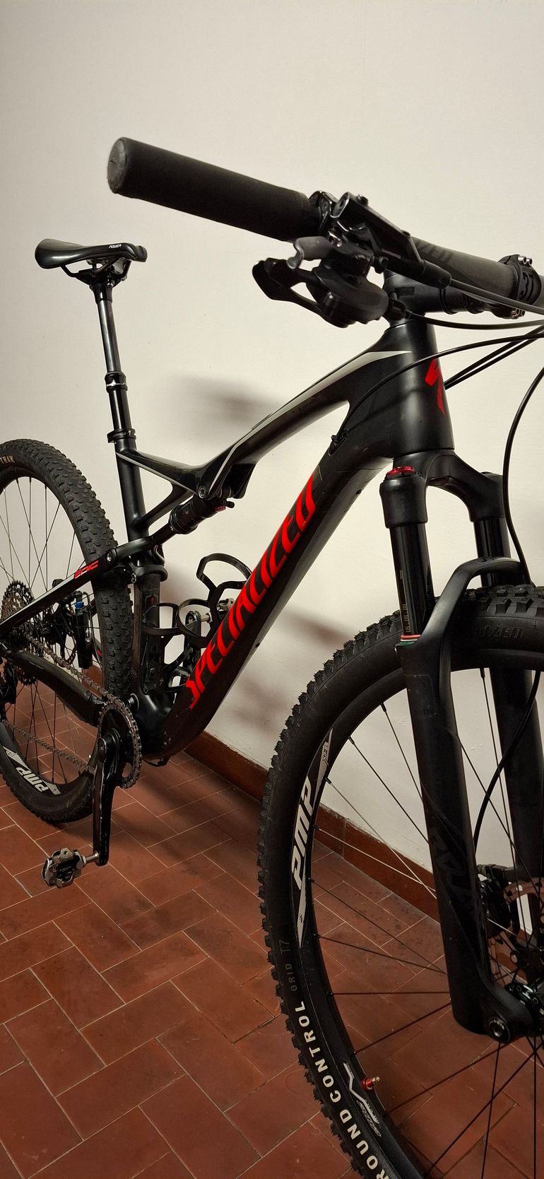 Specialized Epic Expert World Cup 2017 Mountainbike usato, Nero — immagine 11 di 15