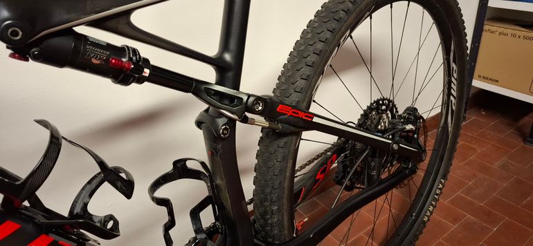 Specialized Epic Expert World Cup 2017 Mountainbike usato, Nero — immagine 12 di 15