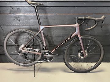 Used Giant TCR Advanced Pro Custom 2023 Road & Gravel, Red — image 1 of 8
