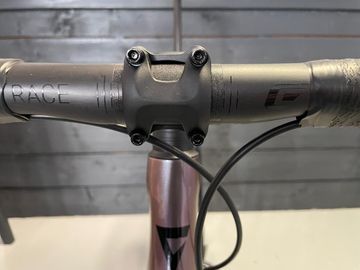 Used Giant TCR Advanced Pro Custom 2023 Road & Gravel, Red — image 7 of 8