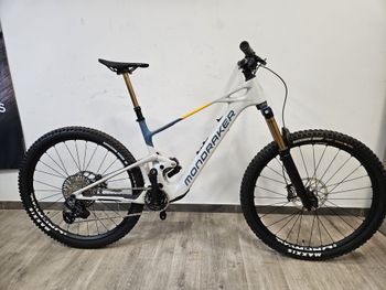 Tweedehands Mondraker NEAT RR 2024 2024 MTB
