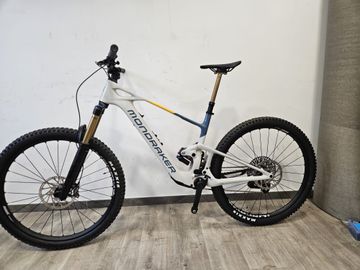 Used Mondraker NEAT RR 2024 2024 Mountainbike, Black, 29 — image 3 of 3