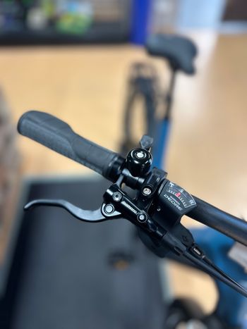 Used Victoria Parcours 4 2023 Mountainbike, Blue — image 10 of 11