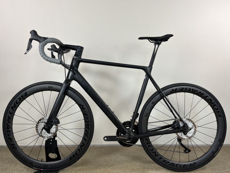 Used Canyon Ultimate CF SLX Disc 8.0 Di2 2019 Road & Gravel, Black — image 3 of 8