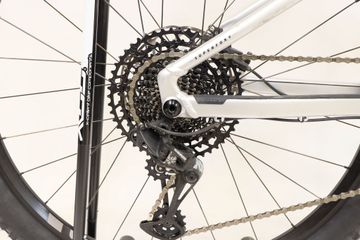 Used Mondraker SUPERFOXY R 2023 2023 Mountainbike, Light Gray, 29 — image 5 of 11