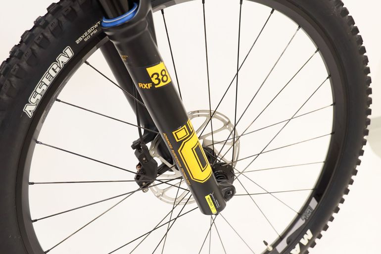 Mondraker SUPERFOXY R 2023 2023 Mountainbike d'occasion — image 3 sur 11