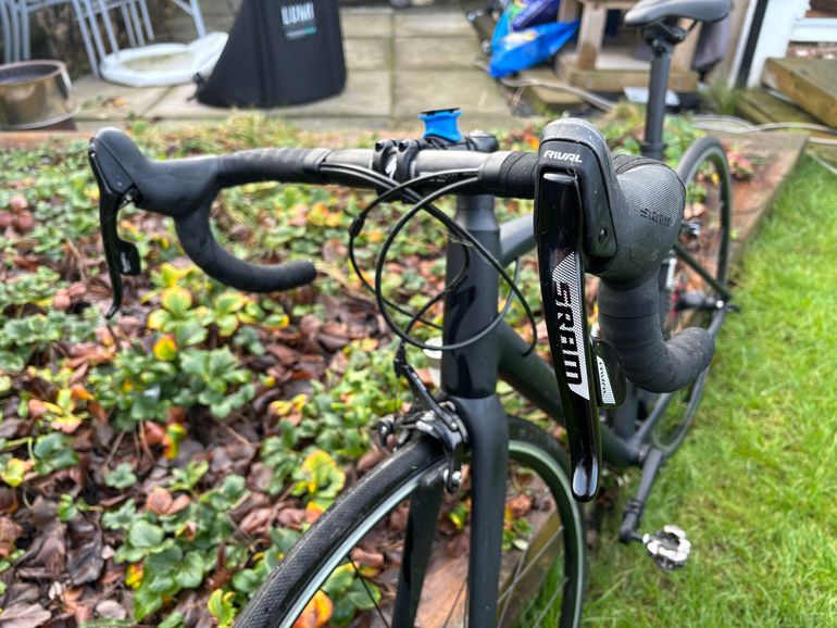Used Specialized Allez Elite 2022 2022 Road & Gravel, Black — image 2 of 7