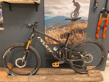 Pivot SWITCHBLADE Pro XT/XTR 2024 2024 Mountainbike d'occasion — image 6 sur 6