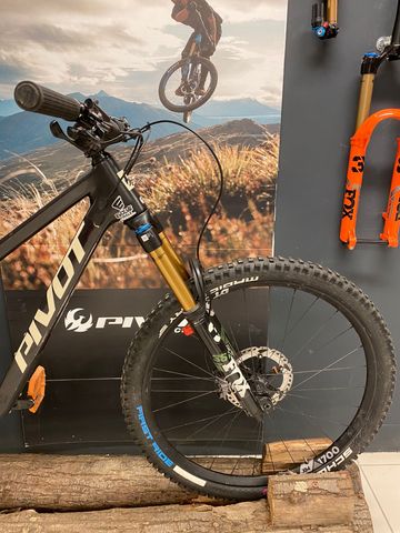 Pivot SWITCHBLADE Pro XT/XTR 2024 2024 Mountainbike d'occasion — image 4 sur 6