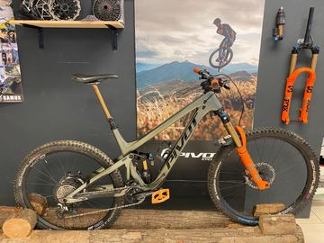 Pivot FIREBIRD Pro XT/XTR 2024 2024 MTB d'occasion