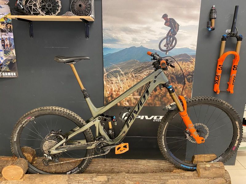 Použité Pivot FIREBIRD Pro XT/XTR 2024 2024 Mountainbike — obrázek 1 z 6