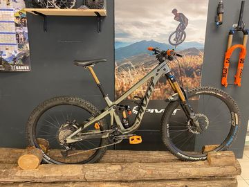 Used Pivot FIREBIRD Pro XT/XTR 2024 2024 Mountainbike, Black, 29 — image 1 of 5