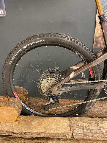 Used Pivot FIREBIRD Pro XT/XTR 2024 2024 Mountainbike, Black, 29 — image 4 of 6