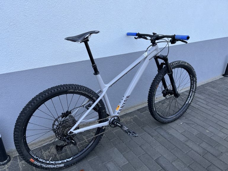 Used Canyon Stoic 3 2022 Mountainbike, Light Gray — image 1 of 6
