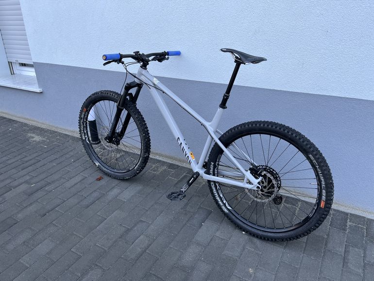 Used Canyon Stoic 3 2022 Mountainbike, Light Gray — image 3 of 6