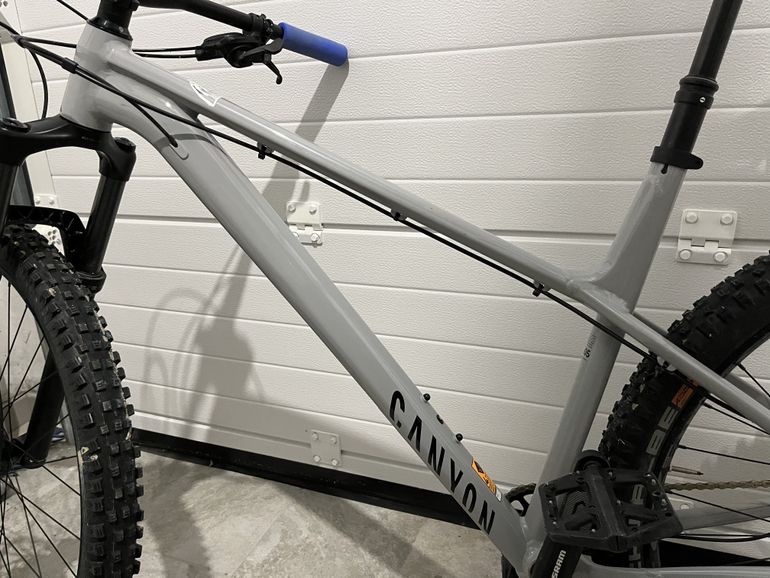 Used Canyon Stoic 3 2022 Mountainbike, Light Gray — image 4 of 6