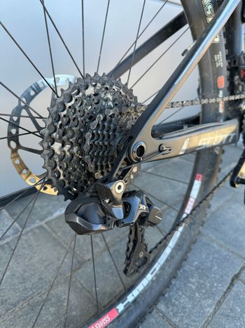 Scott Spark 900 Premium 2017 2017 Mountainbike usato, Nero — immagine 4 di 9