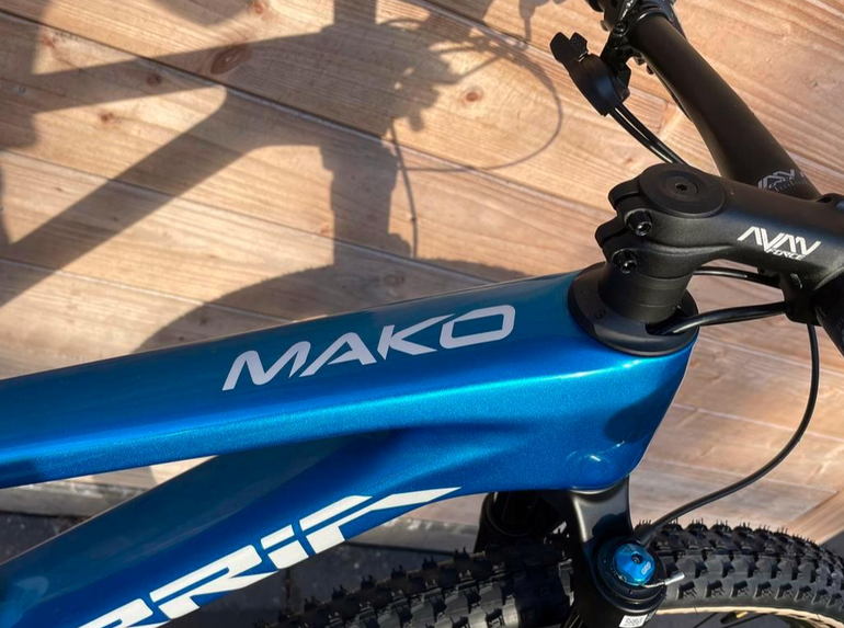 Used Berria MAKO 8 2022 Mountainbike, Blau — image 8 of 14