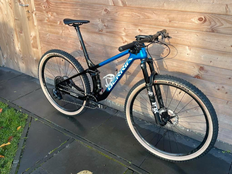 Used Berria MAKO 8 2022 Mountainbike, Blau — image 9 of 14