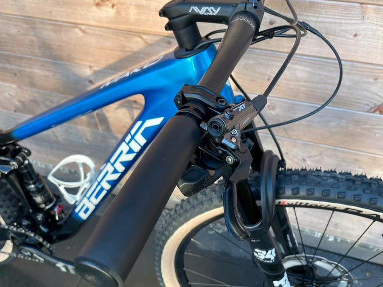Used Berria MAKO 8 2022 Mountainbike, Blau — image 12 of 14