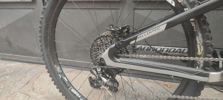 Used Cannondale Jekyll Carbon 2 2017 2017 Mountainbike, Black, 27.5 — image 3 of 7