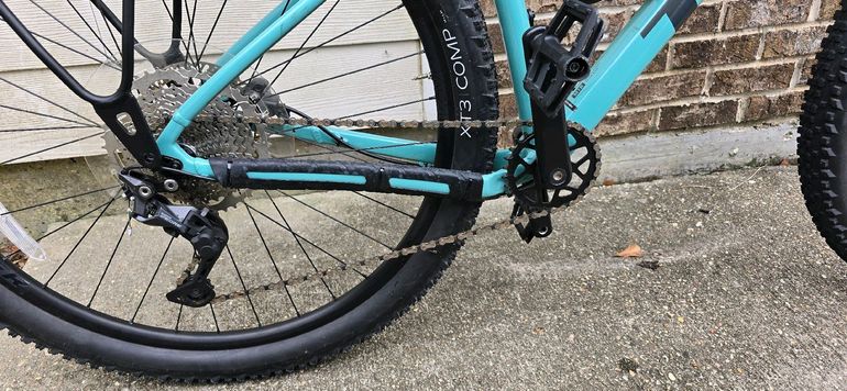 Used Trek Marlin Shimano Deore 2023 Mountainbike, Green, 29 — image 3 of 13
