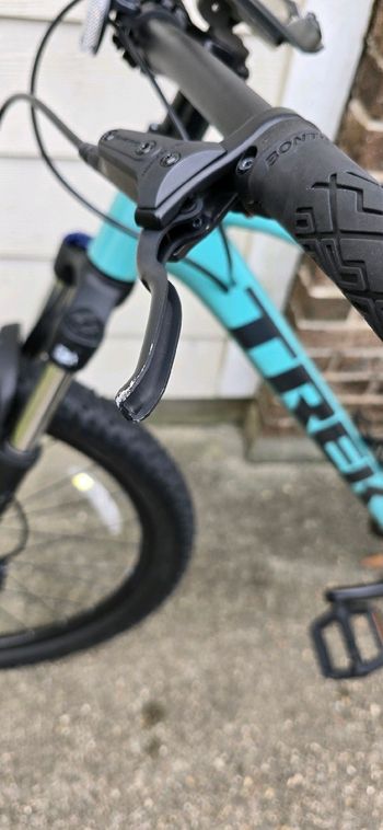 Used Trek Marlin Shimano Deore 2023 Mountainbike, Green, 29 — image 11 of 13