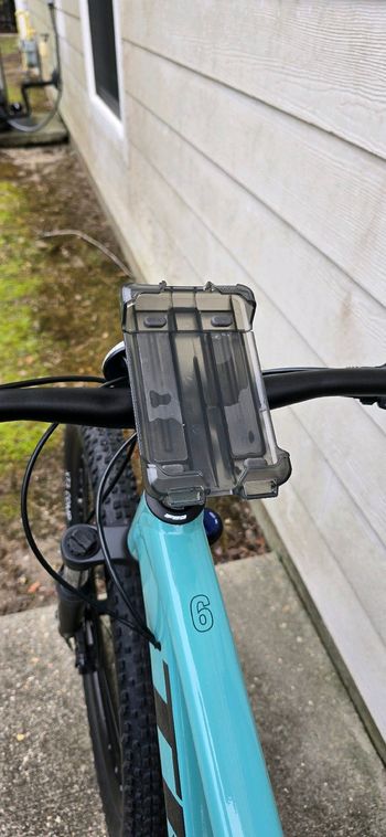 Used Trek Marlin Shimano Deore 2023 Mountainbike, Green, 29 — image 6 of 13