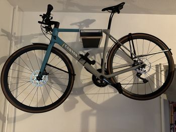 Used Canyon Roadlite CF 8 2022 Road & Gravel — image 3 of 3