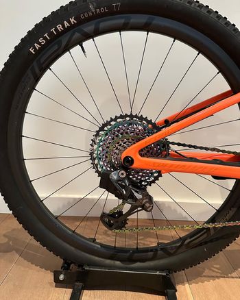 Used Specialized Epic Pro 2021 Mountainbike, Arancione — image 6 of 6