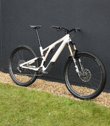 Used Specialized Stumpjumper EVO Pro 2022 2022 Mountainbike, Black, 29 — image 8 of 48