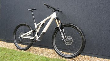 Used Specialized Stumpjumper EVO Pro 2022 2022 Mountainbike, Black, 29 — image 3 of 48