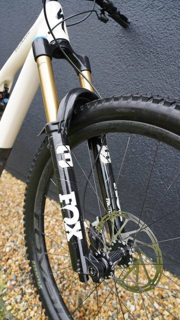 Used Specialized Stumpjumper EVO Pro 2022 2022 Mountainbike, Black, 29 — image 37 of 48