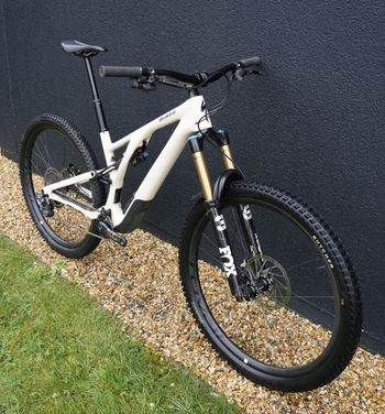 Used Specialized Stumpjumper EVO Pro 2022 2022 Mountainbike, Black, 29 — image 4 of 48
