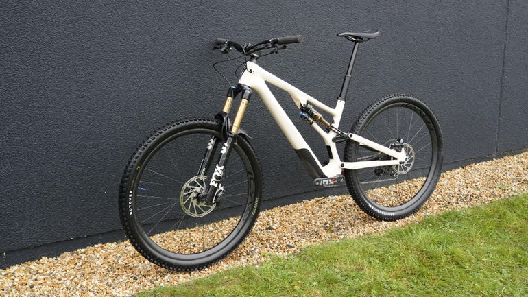 Used Specialized Stumpjumper EVO Pro 2022 2022 Mountainbike, Black, 29 — image 6 of 48