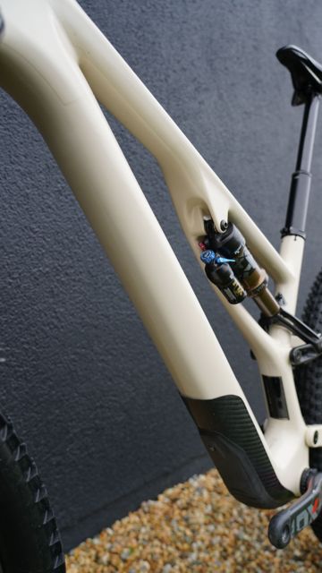Used Specialized Stumpjumper EVO Pro 2022 2022 Mountainbike, Black, 29 — image 33 of 48