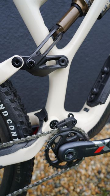 Used Specialized Stumpjumper EVO Pro 2022 2022 Mountainbike, Black, 29 — image 10 of 48