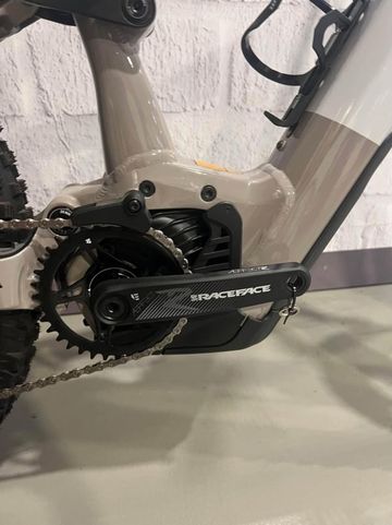 Used Focus SAM ² 6.9 2023 2023 Mountainbike, Light Gray, 29 — image 5 of 5