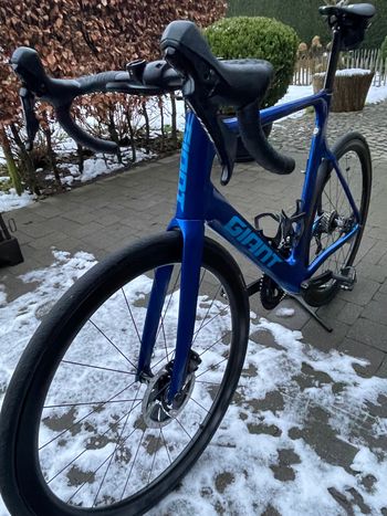 Used Giant Giant Propel Advanced 2 Disc 2020 Road & Gravel, Blue — image 3 of 5