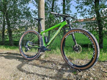Used Cannondale carbon team 2018 Mountainbike, Green — image 4 of 9