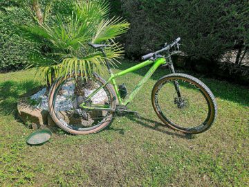 Used Cannondale carbon team 2018 Mountainbike, Green — image 1 of 9