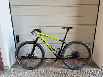 Gebrauchtes Specialized Men's Epic Hardtail Expert 2018 2018 Mountainbike, Schwarz, 29 — Bild 2 von 8