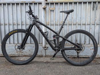 Used Trek Fuel EX 9.8 XT 2019 Mountainbike, Black — image 2 of 4
