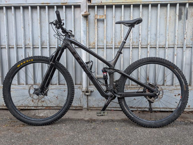 Used Trek Fuel EX 9.8 XT 2019 Mountainbike, Black — image 2 of 4