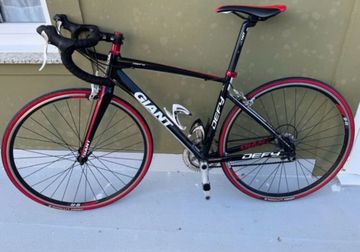 Used Giant Defy 2 (COMPACT) 2010 2010 Road & Gravel, Black — image 1 of 4