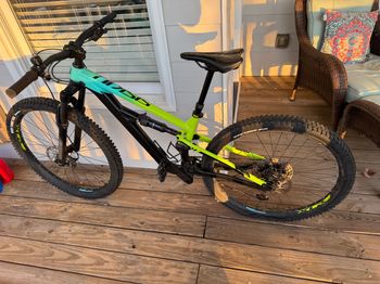 Used Polygon SISKIU T7 2022 2022 Mountainbike, Green, 27.5, 29 — image 1 of 11