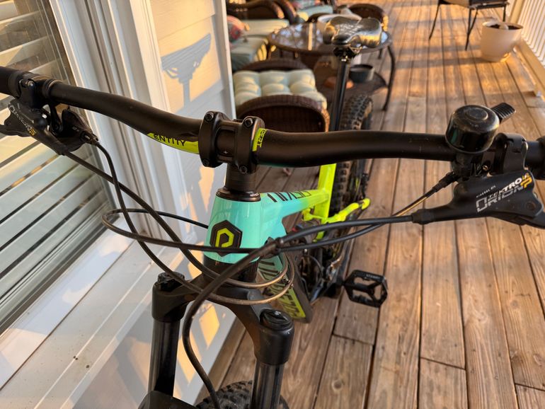 Used Polygon SISKIU T7 2022 2022 Mountainbike, Green, 27.5, 29 — image 6 of 11