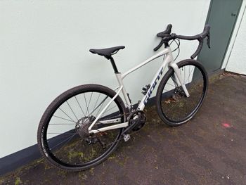 Used Giant Revolt 1 2021 2021 Road & Gravel, Green — image 2 of 5