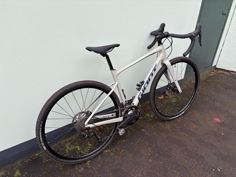 Used Giant Revolt 1 2021 2021 Road & Gravel, Green — image 2 of 5